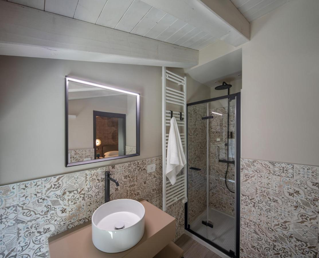 Monte Isola - Decio Rooms Ngoại thất bức ảnh