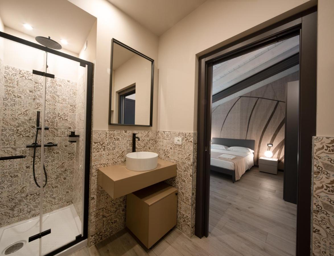 Monte Isola - Decio Rooms Ngoại thất bức ảnh