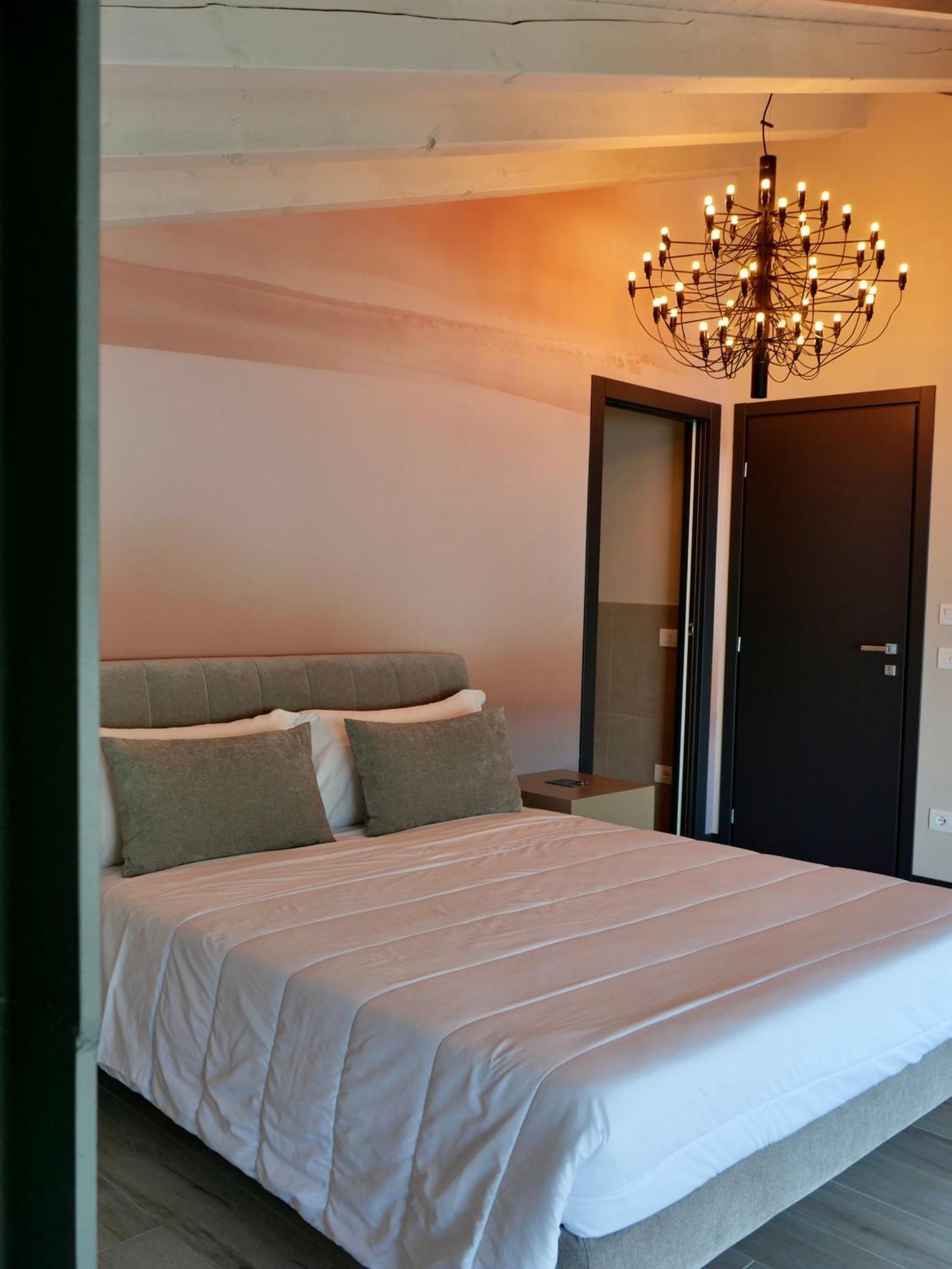 Monte Isola - Decio Rooms Ngoại thất bức ảnh