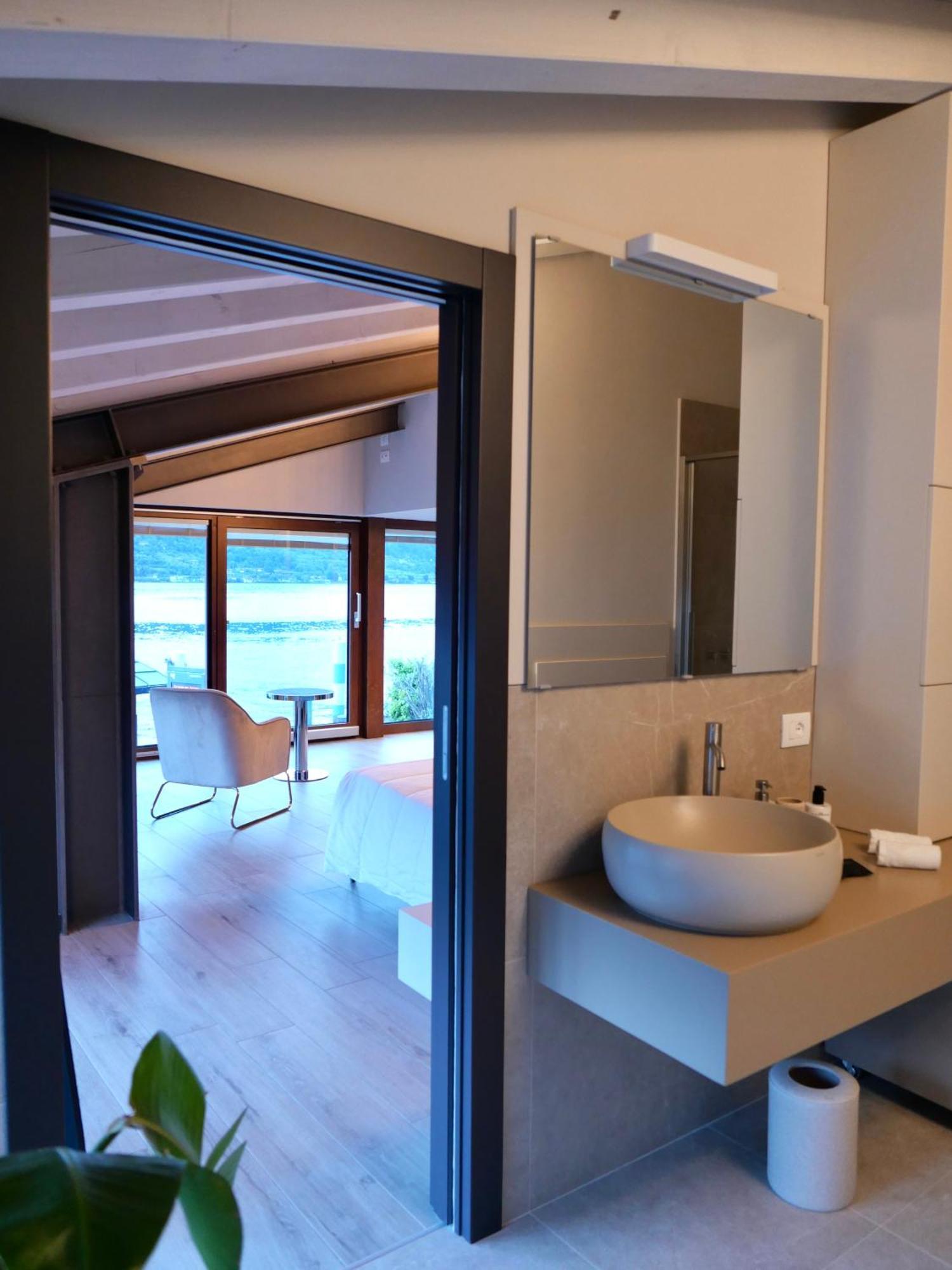 Monte Isola - Decio Rooms Ngoại thất bức ảnh